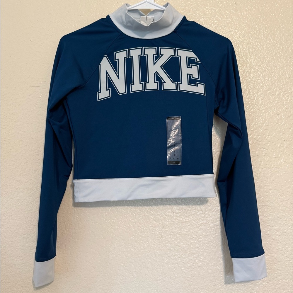 NWT Nike Women's Team Sportswear Long-Sleeve Top - Picture 2 of 6